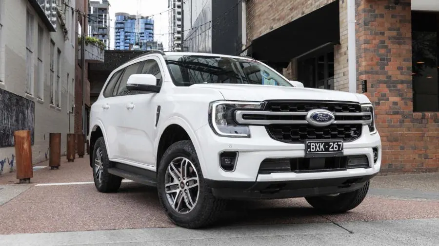 Ford Everest Active 2.0L AT 4x2