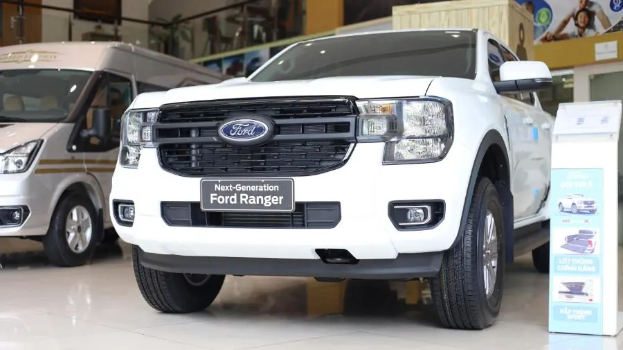 Ford Ranger XLS Thế hệ Mới 2.0L 4x4 AT
