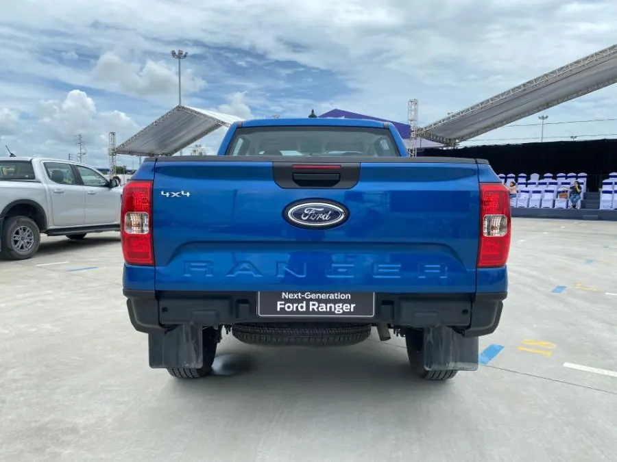 Ford Ranger XLT Thế hệ Mới 2.0L 4x4 AT