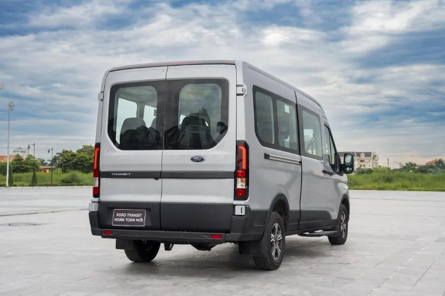 Ford Transit Trend 16 chỗ